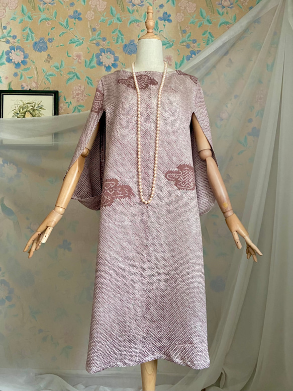 着物リメイク　総絞り　ダークなピンク　ケープスリーブドレス　ハンドメイド 9枚目の画像