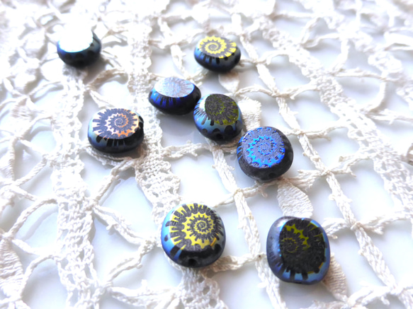 テーブルカット＆プリント　チェコビーズCzech Glass Beads2個 3枚目の画像