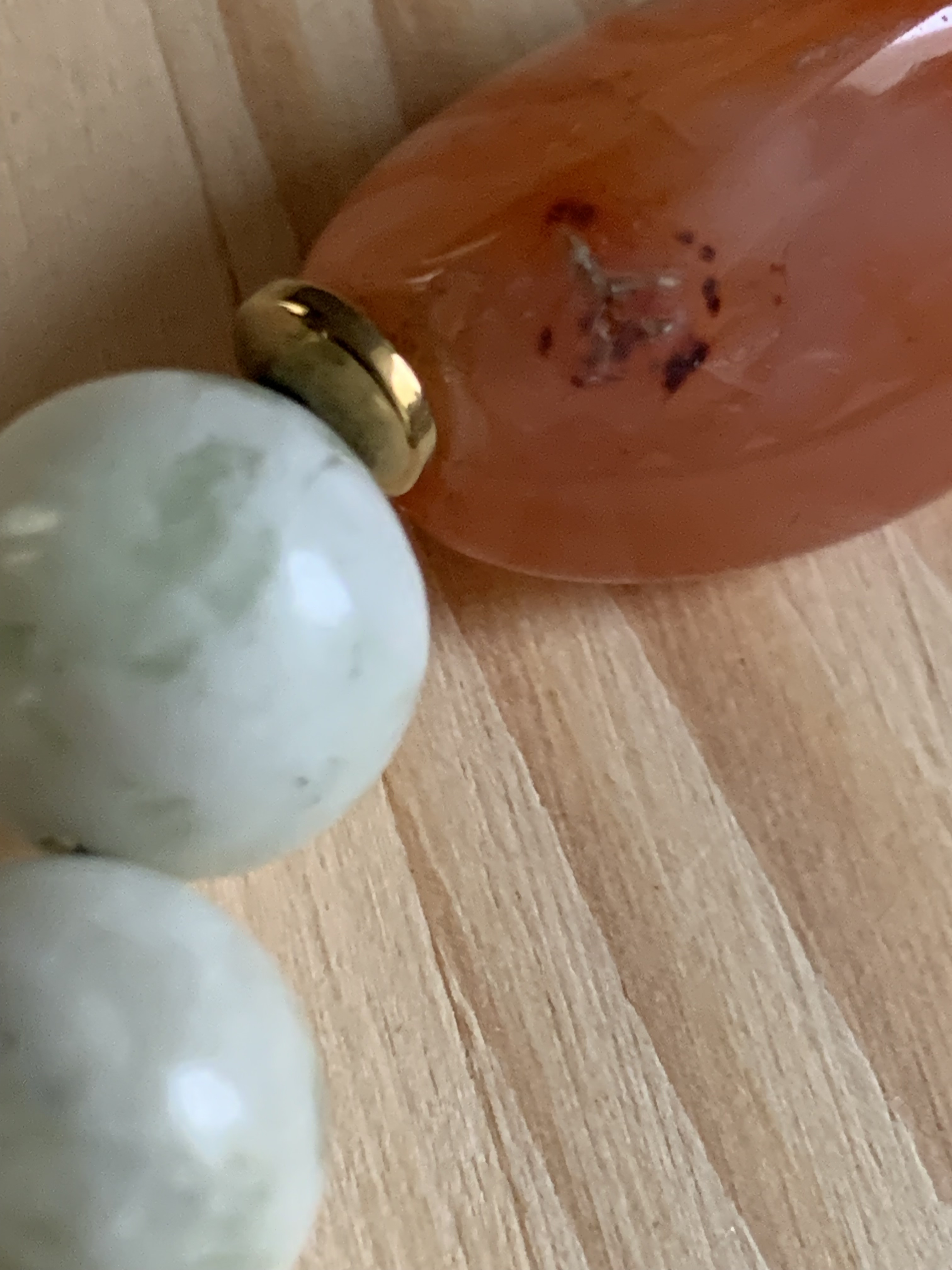 チベタンビンテージ瑪瑙珠と中国ギョクのブレスレット