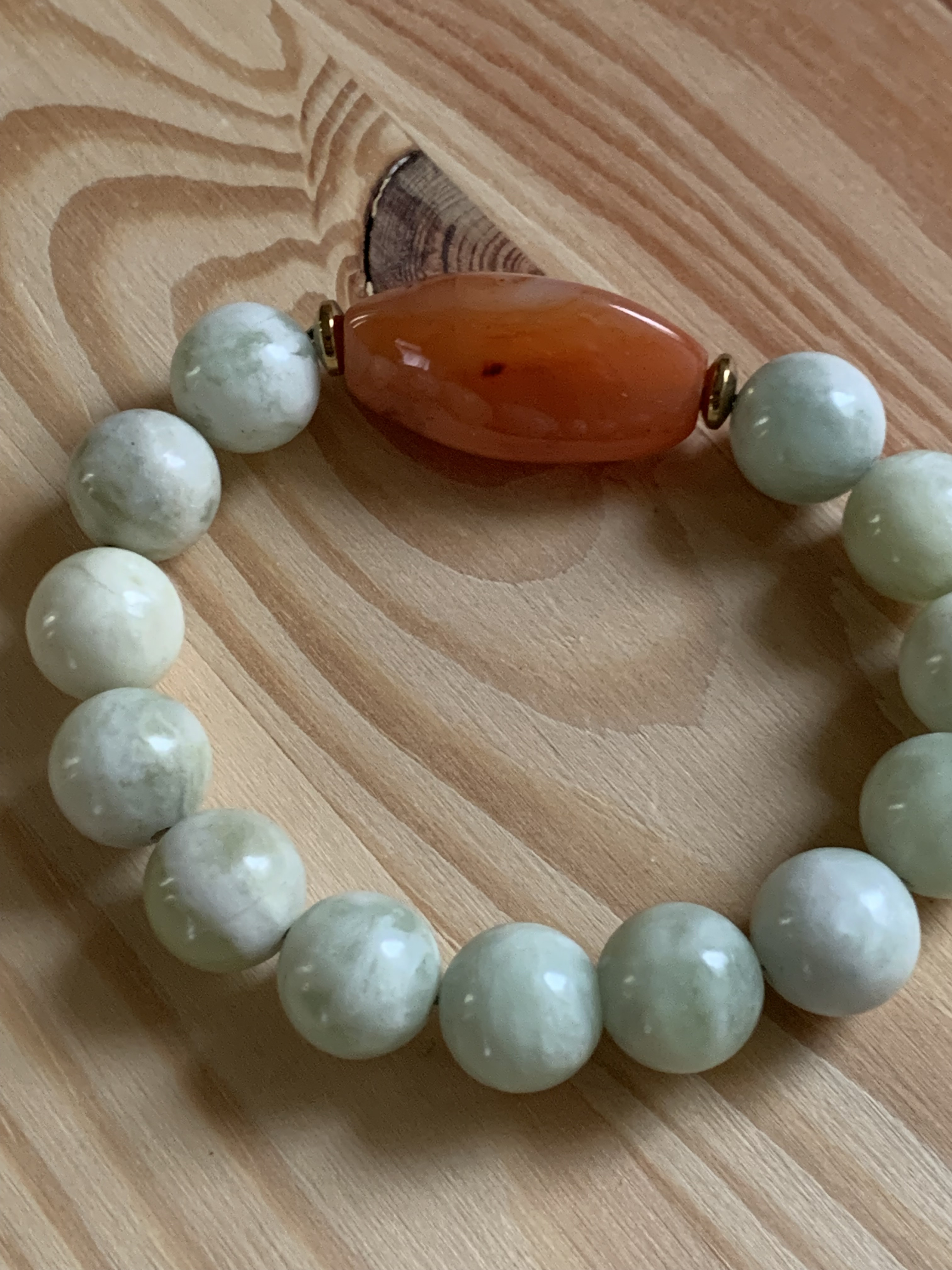 チベタンビンテージ瑪瑙珠と中国ギョクのブレスレット