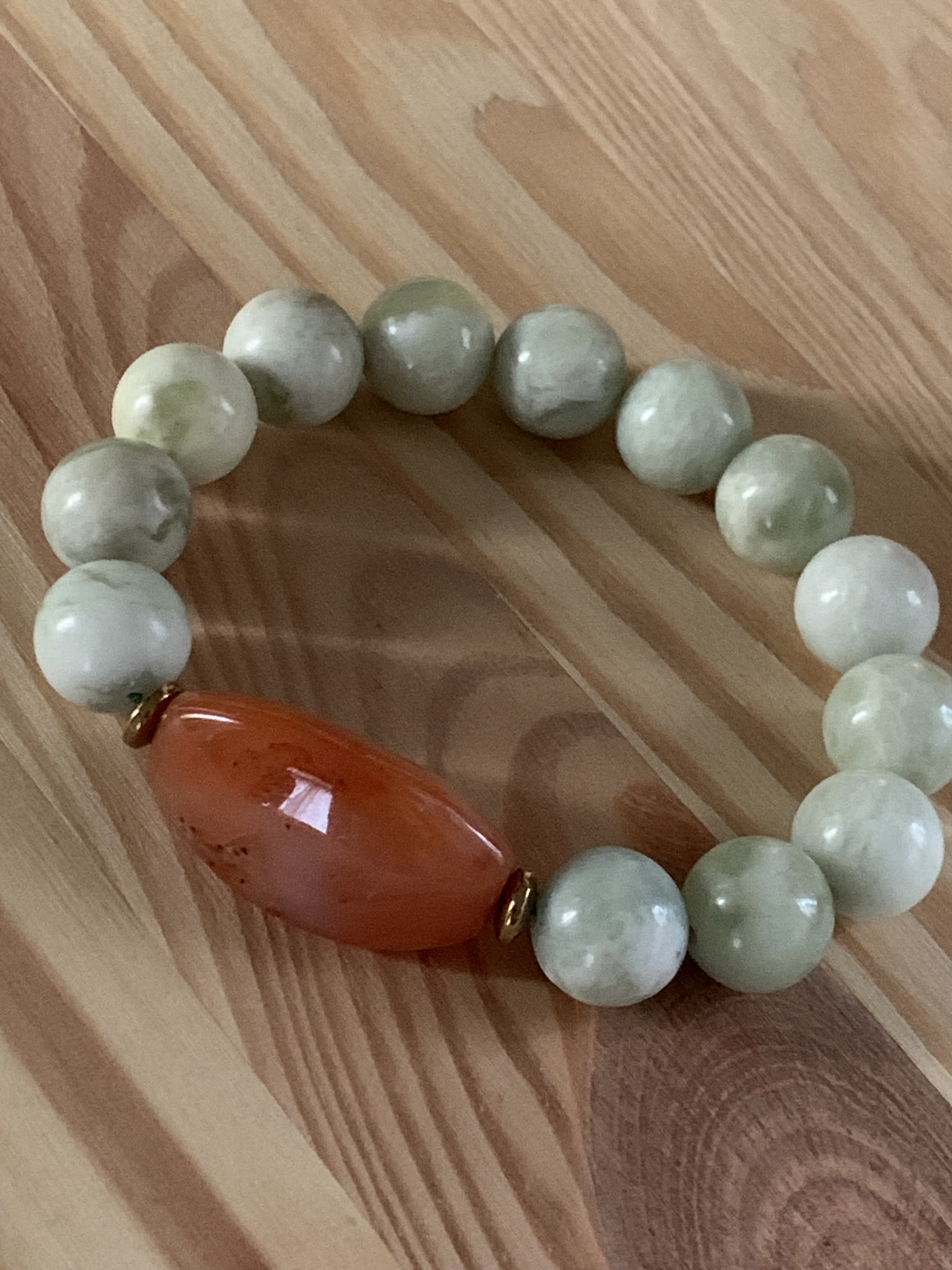 チベタンビンテージ瑪瑙珠と中国ギョクのブレスレット