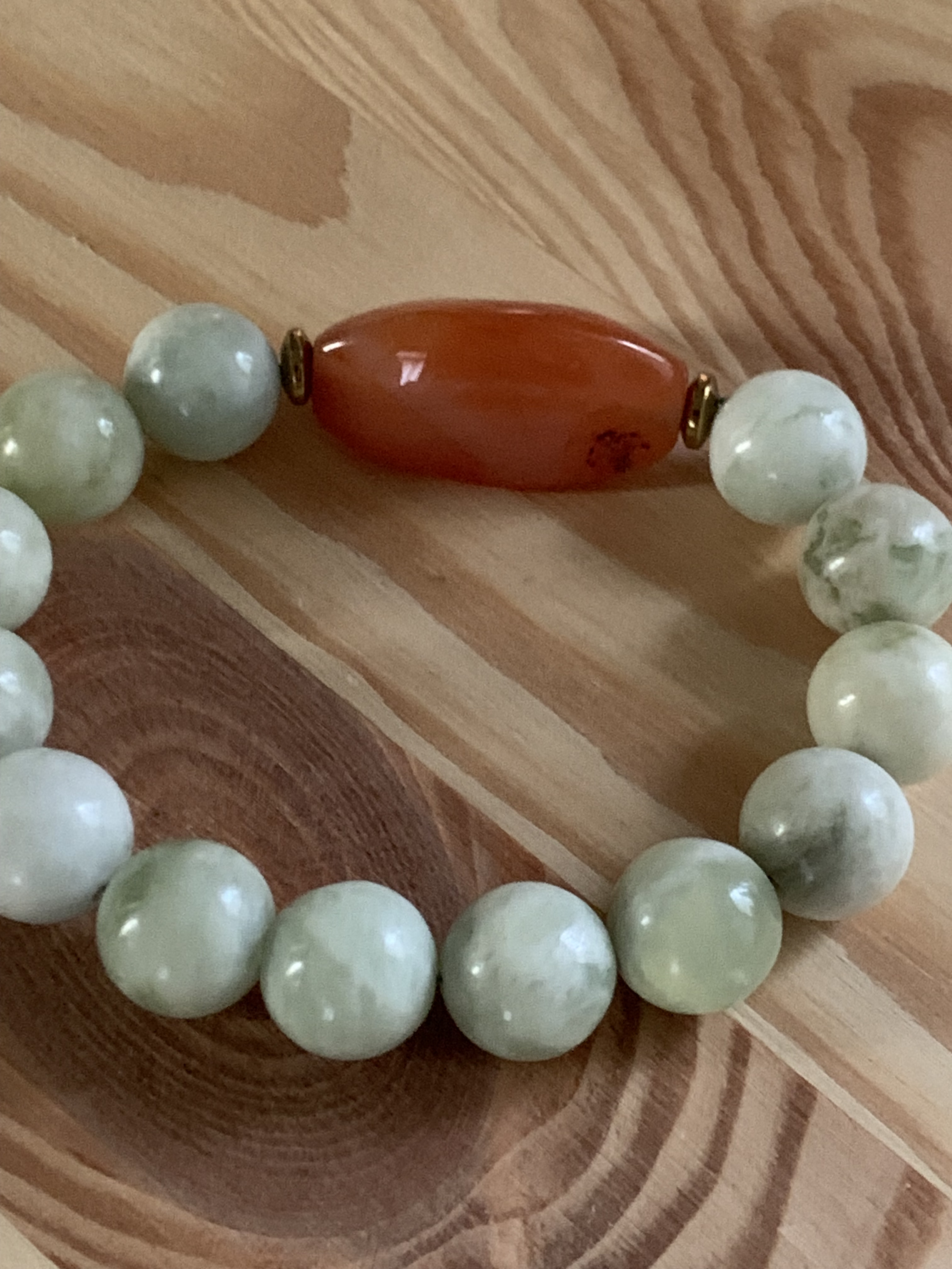 チベタンビンテージ瑪瑙珠と中国ギョクのブレスレット