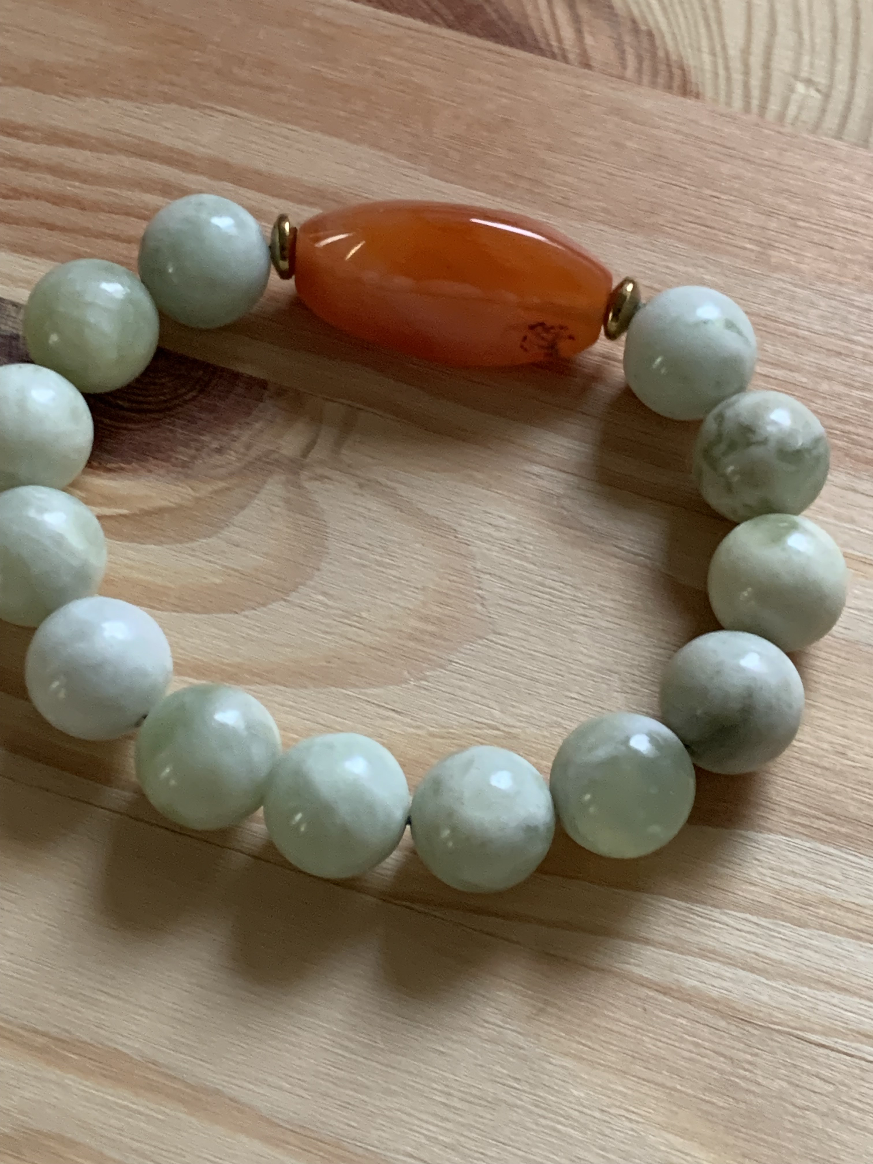 チベタンビンテージ瑪瑙珠と中国ギョクのブレスレット
