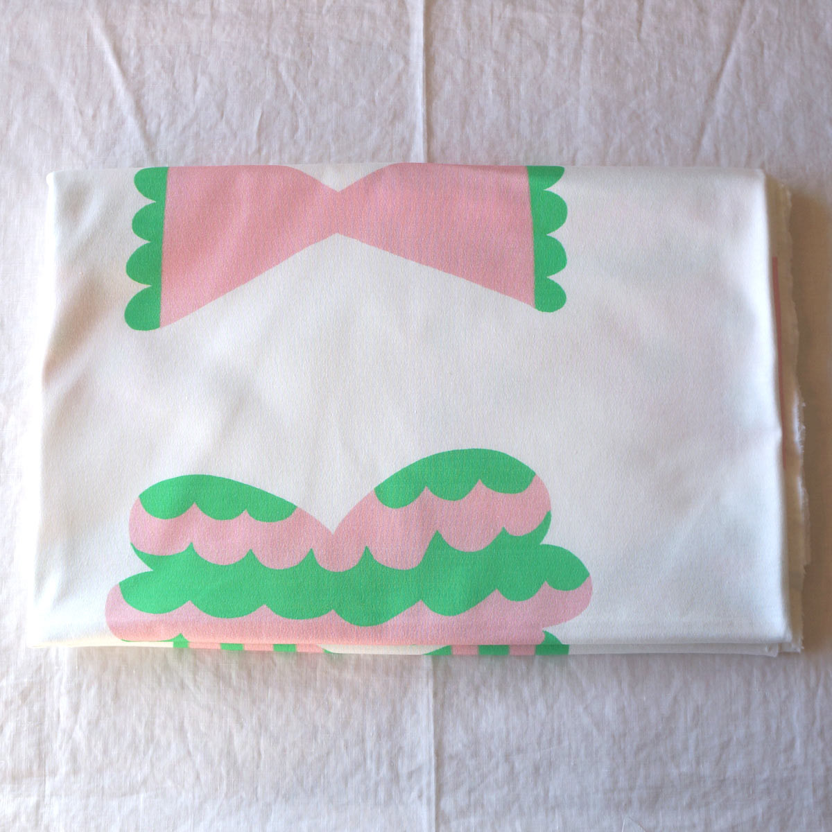 【150×85cm】スムースニット生地（オーガニックコットン）candy butterfly-big：pink&mint