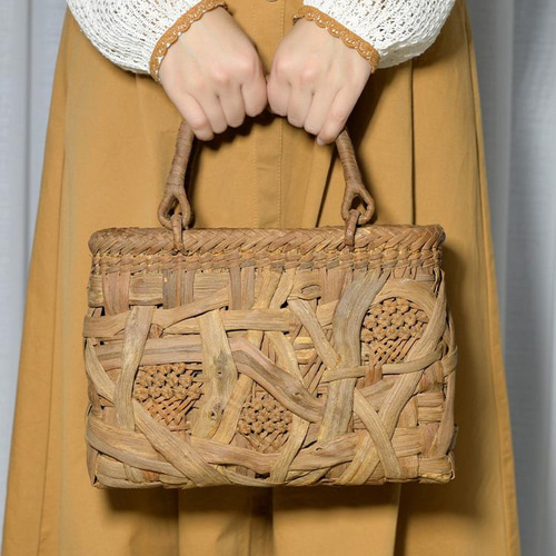 山葡萄 蔓 バック かご 籠 職人の手作り 着服 山葡萄 かごバッグ 山葡萄 蔓 バック かご 籠 職人の手作り 着服 山葡萄 かごバッグ