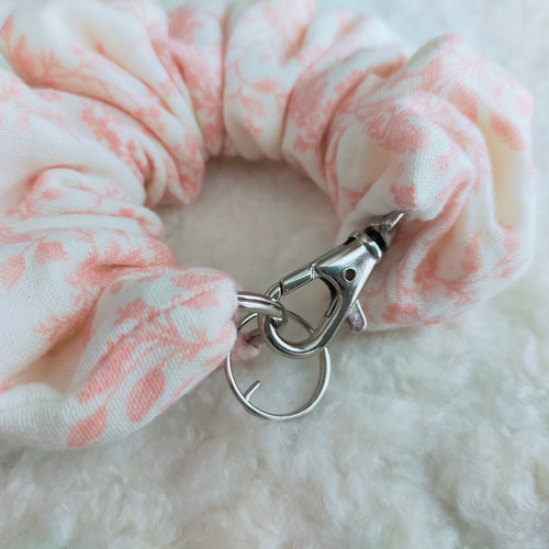 伸びるシュシュキーホルダー*ビンテージフラワー*トリプルガーゼ