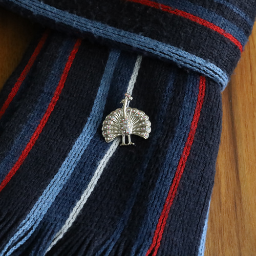 クジャクのブローチ broochpb13409.jpg