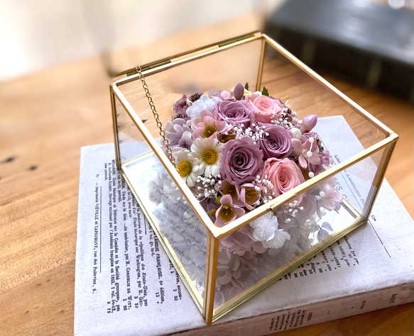 フラワーアレンジの器 ガラスの器のプリザーブドフラワーアレンジ（再販