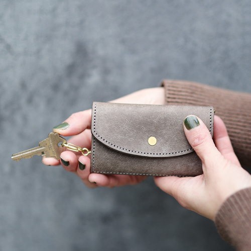 [AURAMU] 日本製 イタリアン レザー キーケース カードケース 薄型 スマートキー対応 メンズ レディース 本革 MARGO AURAMU] 日本製 イタリアン レザー キーケース カードケース 薄型 スマートキー対応 メンズ レディース 本革 MARGOT TONI セージ  送料無料 AURAMU 三つ折り キーケース コインケース カードケース イタリアンレザー コバルト TOTTI キーケース VINCENT  CRAFTED 通販 ...