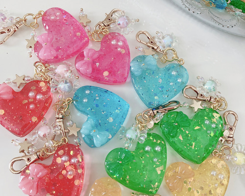 【匿名発送】カラフルハートモチーフ レジンチャーム 7533918aff94760ce1d082e8849624