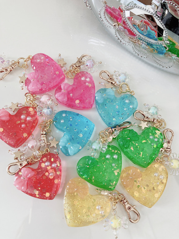 推しカラー カラフルハートのキーホルダー レジン その他携帯