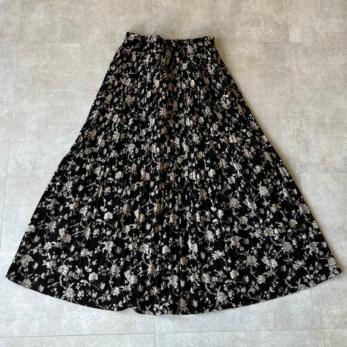 KENZO 花柄 プリーツスカート 黒/赤 サイズ36 KENZO 花柄 プリーツスカート 黒/赤 サイズ36