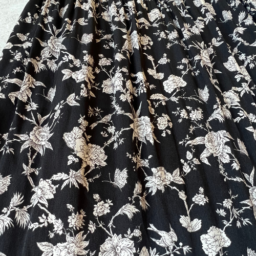 KENZO 花柄 プリーツスカート 黒/赤 サイズ36 KENZO花柄プリーツスカート - メルカリ