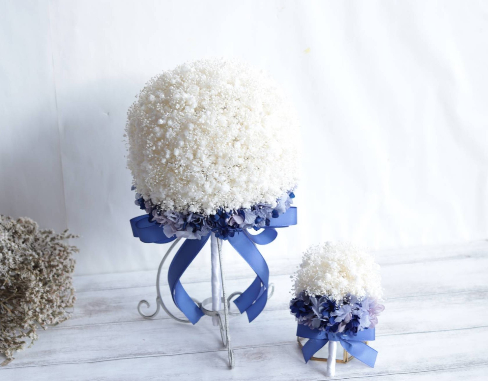 【カラーオーダーＯＫ】カスミソウ×アジサイのラウンドブーケＳサイズ＊・ブートニアプリザーブドフラワー