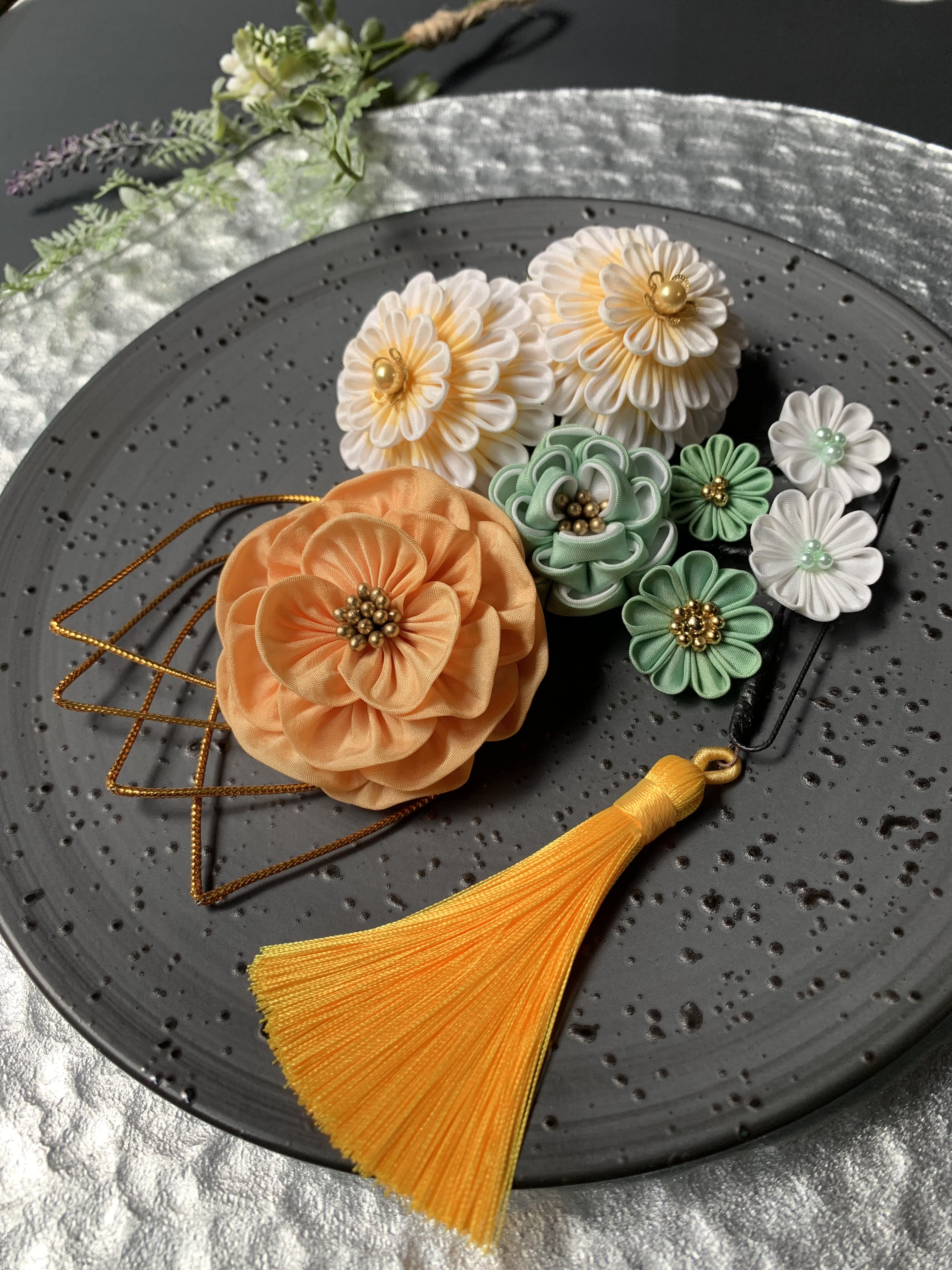 つまみ細工髪飾り　正絹　振袖　袴　成人式　卒業式　結婚式　フォーマル　彩り2025