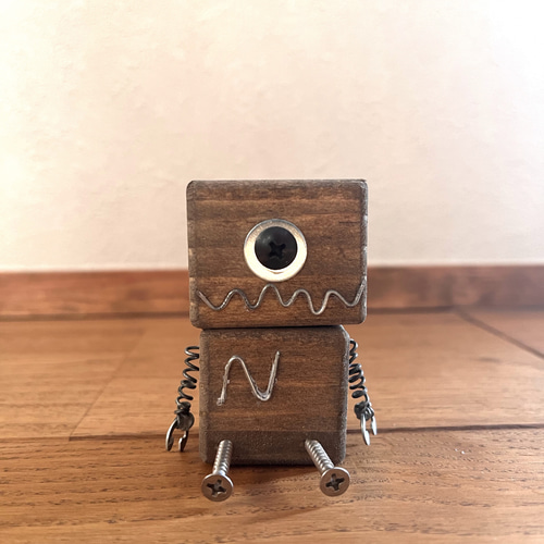 手作り　置物 世界に一つだけのN ROBO/手作りロボット/木製ロボット/廃材/飾り/置物