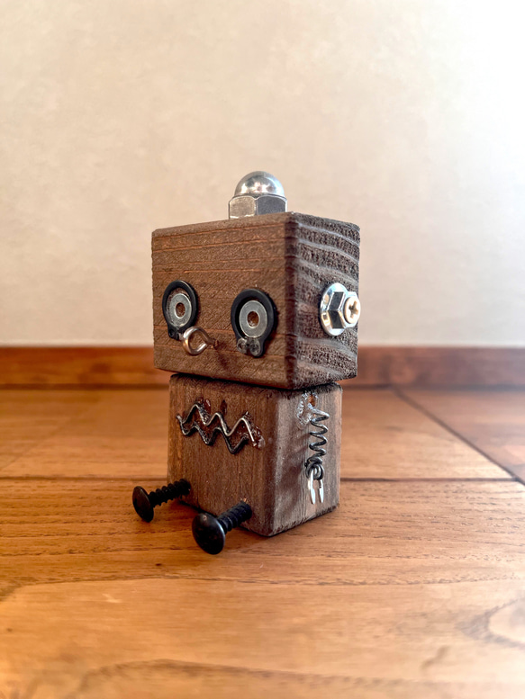 世界に一つだけのN ROBO/手作りロボット/木製ロボット/廃材/飾り/置物/インダストリアル/アンティーク/木工/人形 2枚目の画像