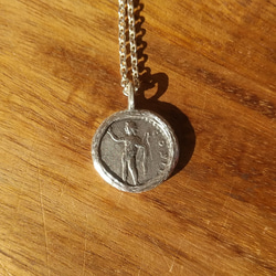 太陽神/西暦197年の古代ローマ銀貨/アンティーク・デナリウス銀貨 10枚目の画像