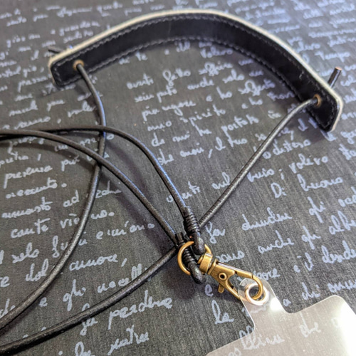 試作品＊カウ柄ハラコと本革丸紐のスマホショルダー ストラップ  