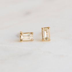 Emerald cut diamond スタッドピアス gold 1枚目の画像