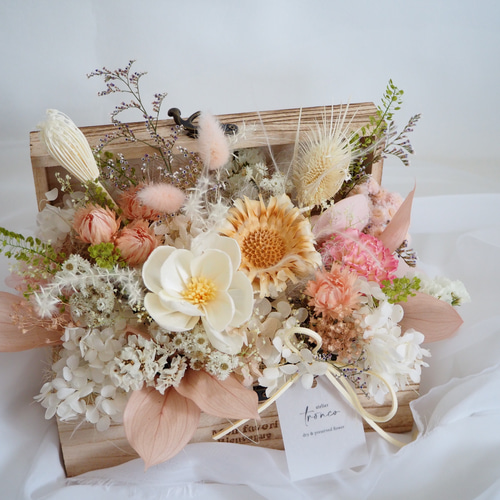 アンニュイ 桜カラーなドライフラワーアレンジ box arrangement ドライ
