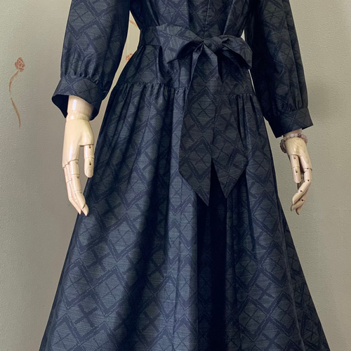 プロ仕立　着物リメイク　大島紬　スーツ　L Lサイズ　山葡萄籠お好きな方にも NO:220）プロの仕立て)着物リメイク&大島紬襟付きワンピース