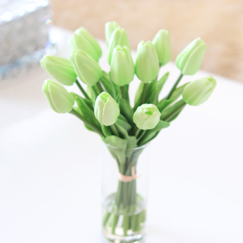 枯れないこぼれない チューリップがたくさん ウォーターアレンジL