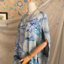 着物リメイク　総絞り　青色濃淡　花模様　ケープスリーブドレス　ハンドメイド 11枚目の画像
