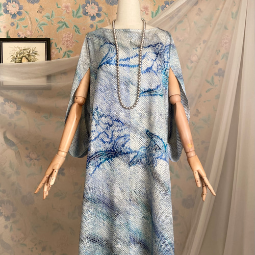 着物リメイク 総絞り 青色濃淡 花模様 ケープスリーブドレス
