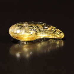 【黄金色の金針がカッコいい】一点物 ゴールドルチル 勾玉 Ｍｒ１２６ 力が宿る天然石 水晶のお守り効果 合格祈願 ギフト 3枚目の画像