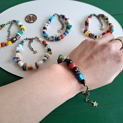 カラフルビーズのブレスレット ブレスレット Tsubasa KATOU 通販