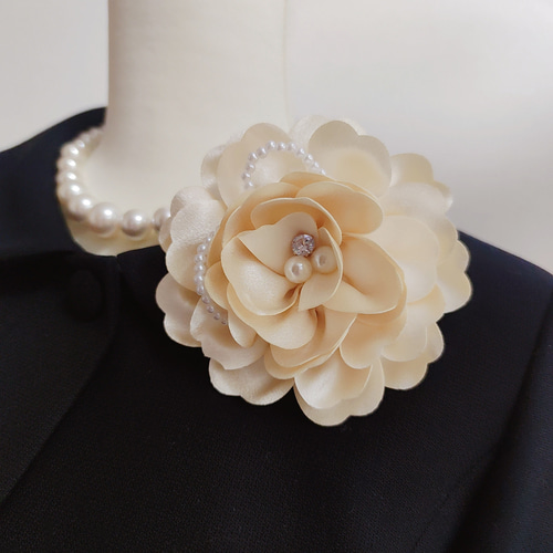 コサージュ ブローチ カメリア ハンドメイド 卒業 結婚式 花 ベージュ