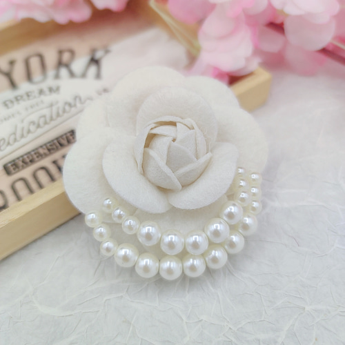 コサージュ ブローチ うれしい カメリア ハンドメイド 卒業 結婚式 花 