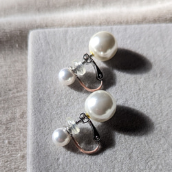 「ＳＵＺＵＮＥ」W pearl earrings. 1枚目の画像