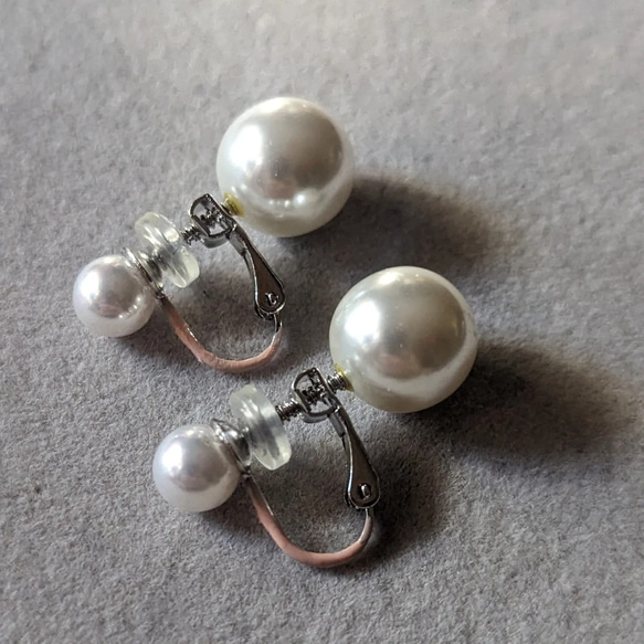 「ＳＵＺＵＮＥ」W pearl earrings. 3枚目の画像