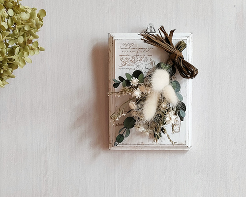 ドライフラワーとラフィアリボンの壁飾り タペストリー・壁掛け sweet