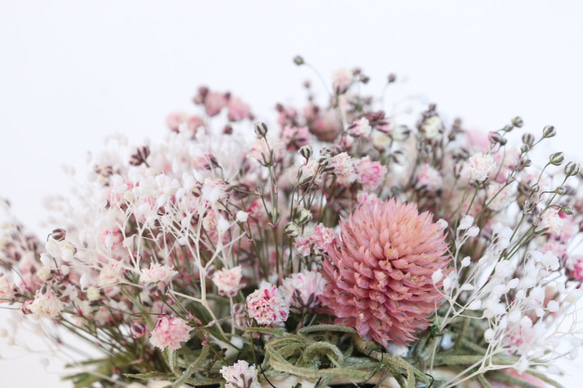 ピンクかすみ草✳︎ラタン2wayフラワーバスケット✳︎メッセージカード付き 3枚目の画像