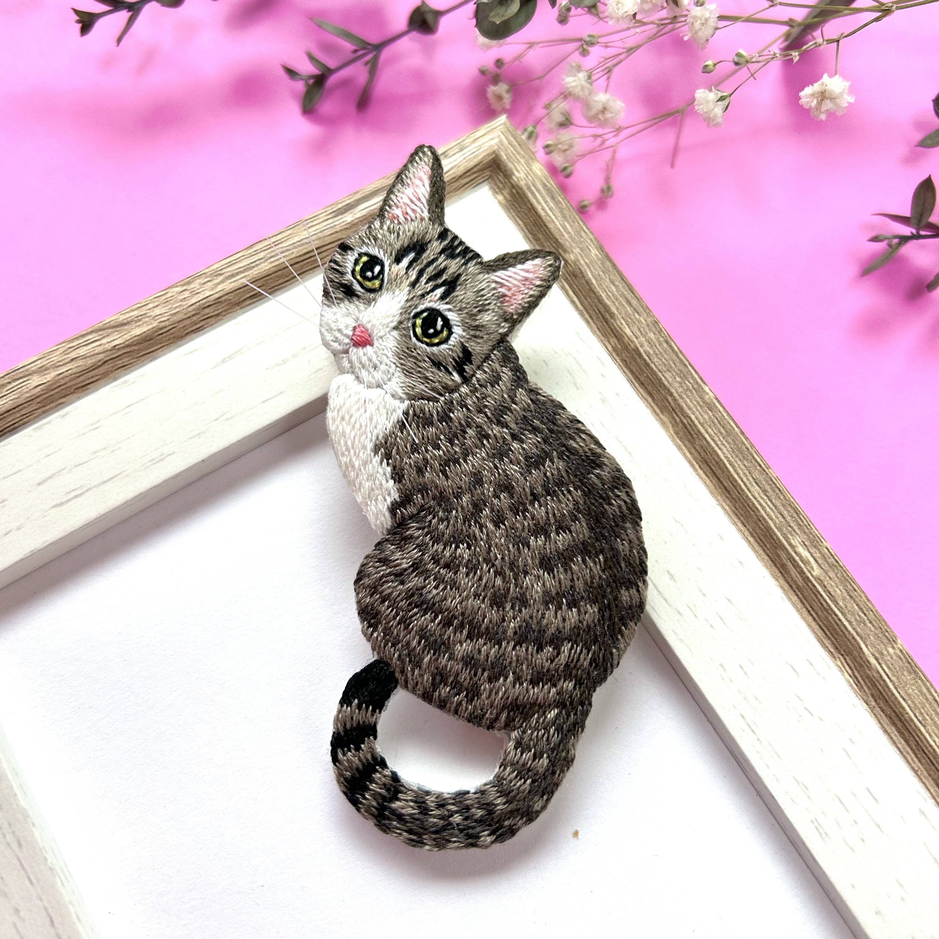 ブローチ　お月見　白猫　レジン ブローチ　お月見　白猫　レジン