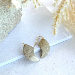 〝雨月〟真鍮アクセサリー 1枚目の画像