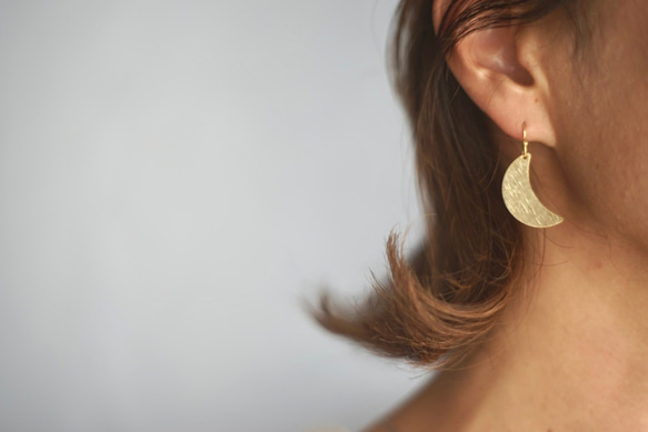 〝三日月〟真鍮アクセサリー 4枚目の画像