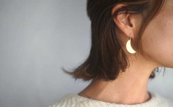 〝三日月〟真鍮アクセサリー 2枚目の画像