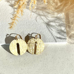 〝日影〟真鍮アクセサリー 1枚目の画像