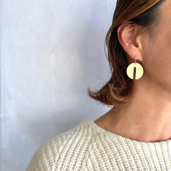 〝日影〟真鍮アクセサリー 2枚目の画像