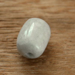 糸魚川翡翠勾玉 M09572 21.8mm*20mm*5mm 糸魚川産 ひすい 勾玉 お守り