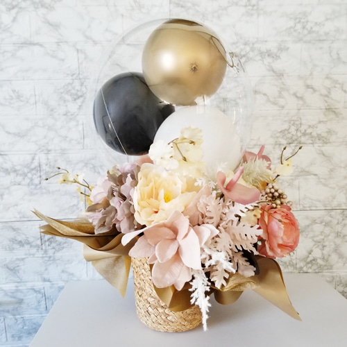 お花多めのバルーンinバルーンアレンジ♪ 開店祝い お祝い 記念日 結婚