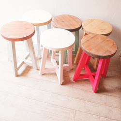 木製スツール 曲線状の座面 木製スツール 曲線状の座面