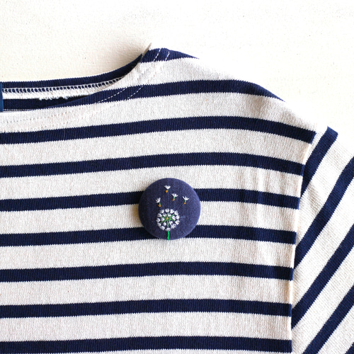 刺繍入り ブローチボタン バイカラーブラウス 昭和レトロ ヴィンテージ 日本製 79bd87e4137bd64164b7a131302477
