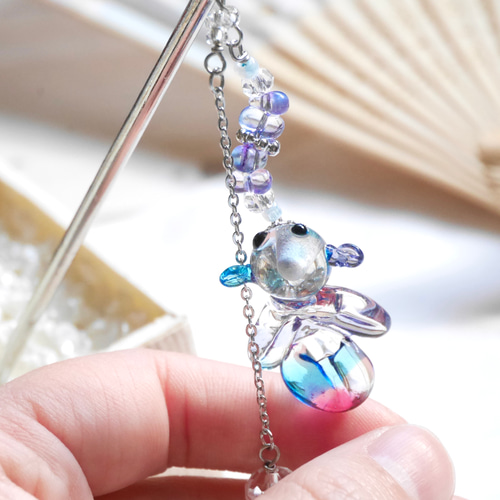 ガラスの金魚〈あめきんぎょ〉かんざし＊ラベンダー畑の虹 [ガラス細工