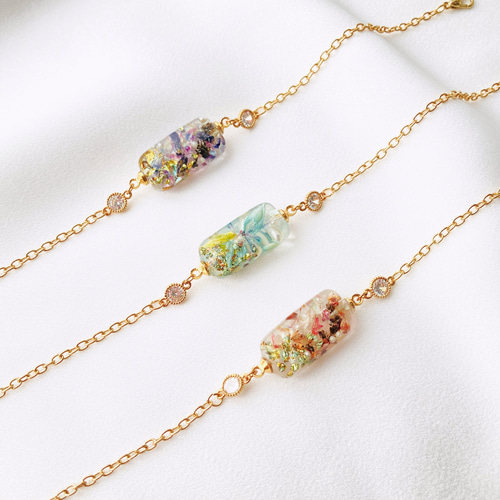 レジンブレスレット　お花　ヌーディ　ベージュアジャスター付き レジンブレスレットお花ヌーディベージュアジャスター付き