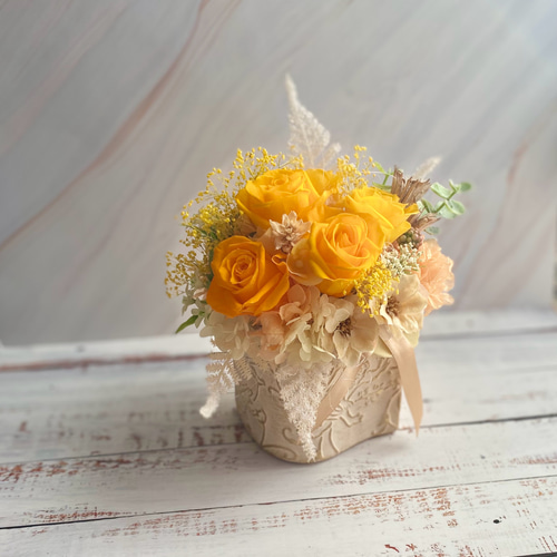 プリザーブドフラワー♥アレンジメント♥ イエロー♥ビタミン♥ボックス♥カゴ♥退職 プリザーブドフラワーアレンジメント（イエロー） | Nicolai Bergmann